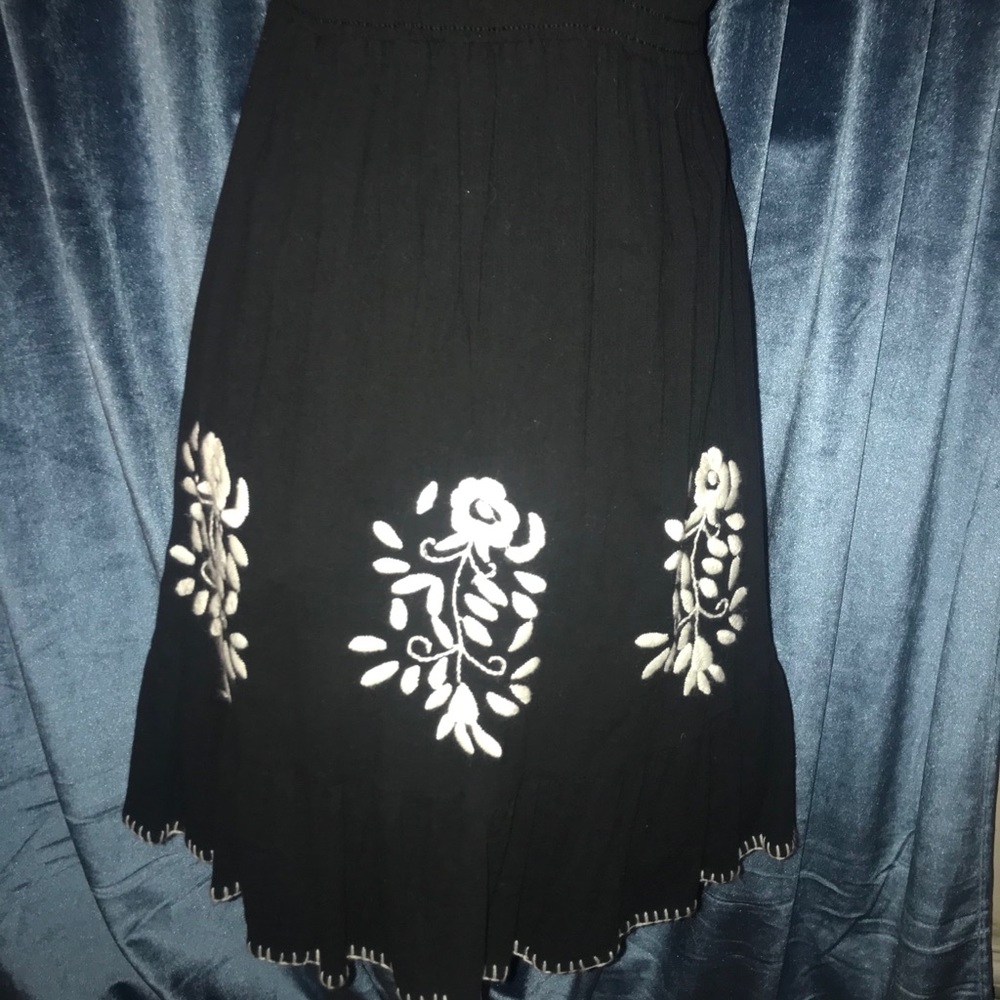 FABULOUS BLACK DRESS - Picture 4 of 6